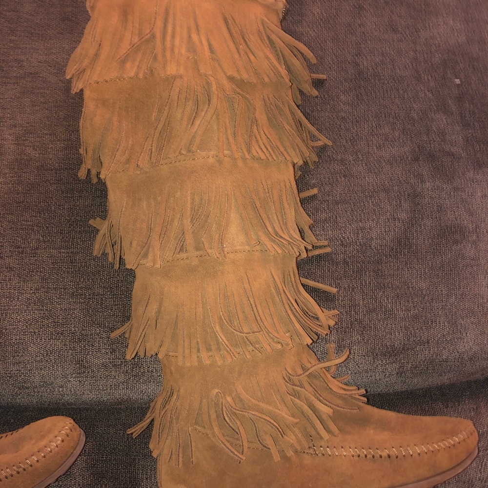 Minnetonka Women’s 5 Layer Fringe Moc Boot - image 3